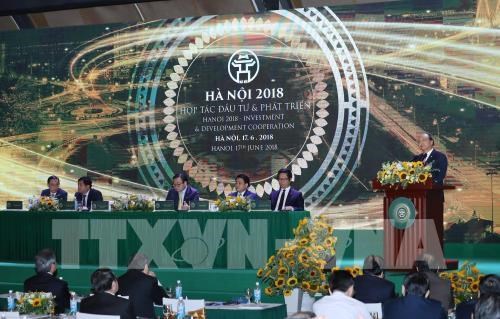 Dự Hội nghị “Hà Nội 2018 - Hợp tác Đầu tư và Phát triển” Thủ tướng Nguyễn Xuân Phúc đề nghị Hà Nội “cần lắng nghe doanh nghiệp nhiều hơn, cần chủ động giải quyết khó khăn của doanh nghiệp” (Thời sự đêm 17/6/2018)